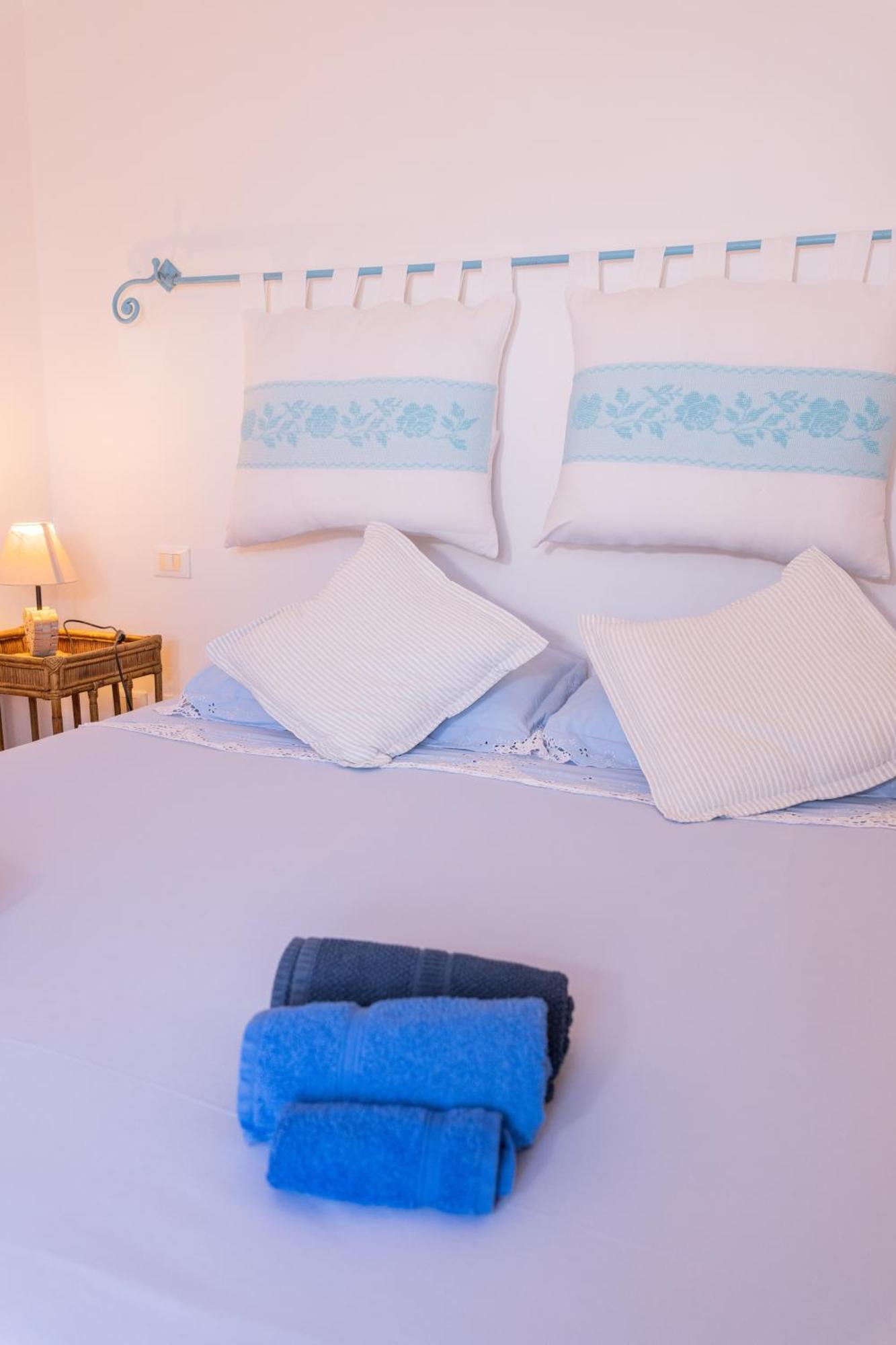 Residenza Del Barone Villa Zoe Chia - Vista Mare Ngoại thất bức ảnh